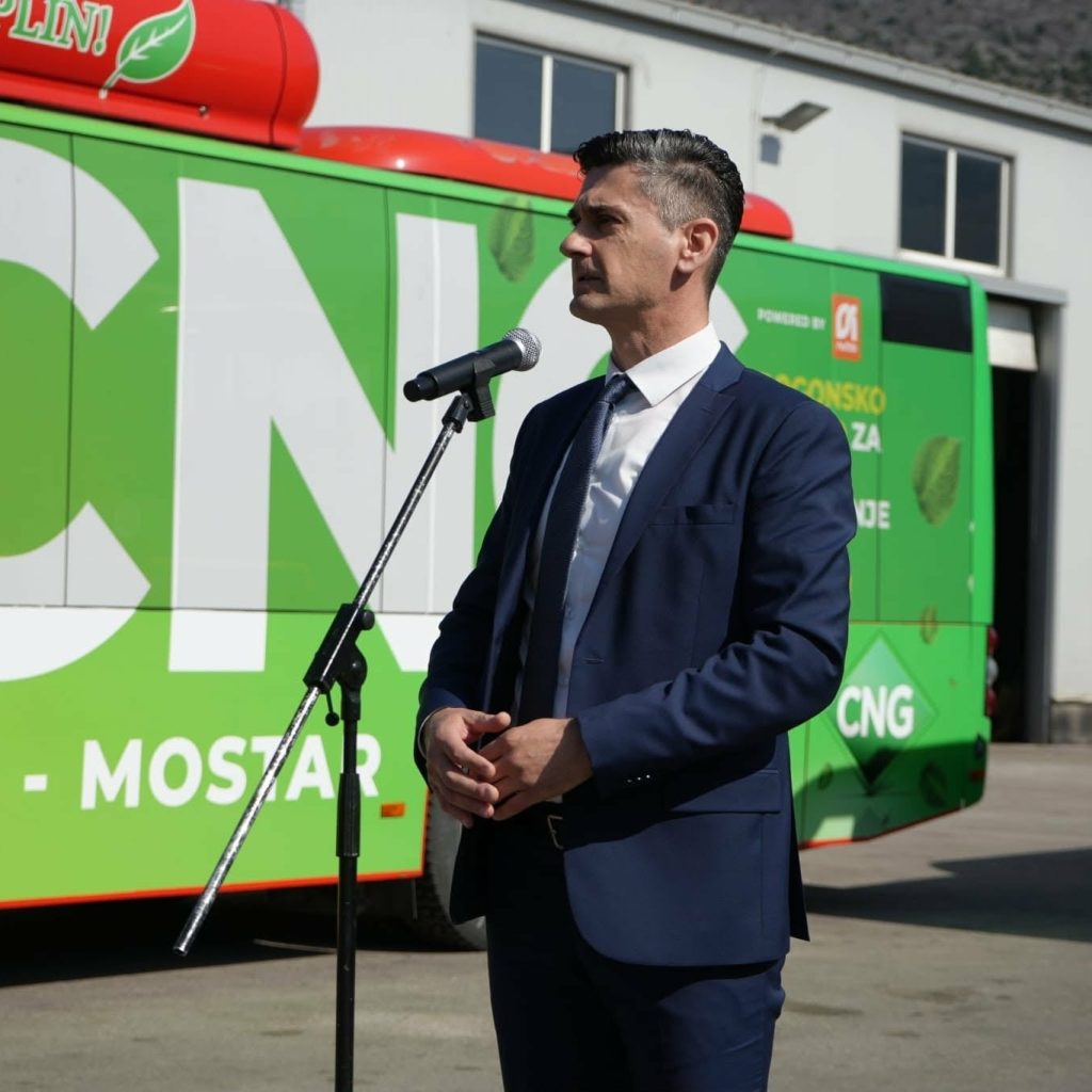 Foto: Mostar bus predstavio četiri autobusa na prirodni plin